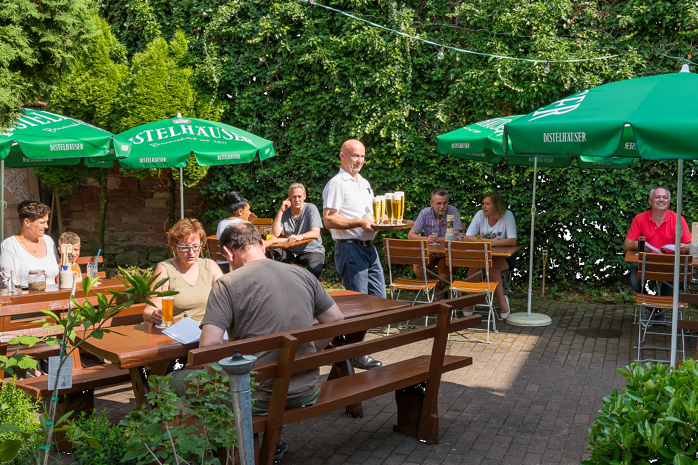 Biergarten Gasthaus und Hotel Drei Lilien Werbach Liebliches Taubertal